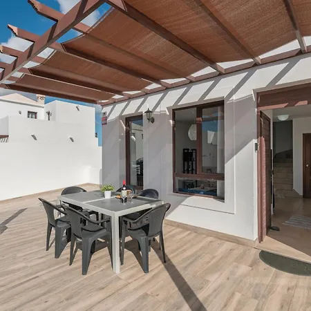 Luxury Lanzarote Villa Playa Blanca (Lanzarote)