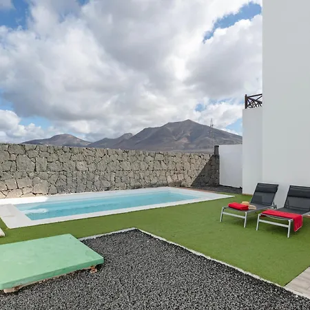 Luxury Lanzarote Villa Playa Blanca (Lanzarote)
